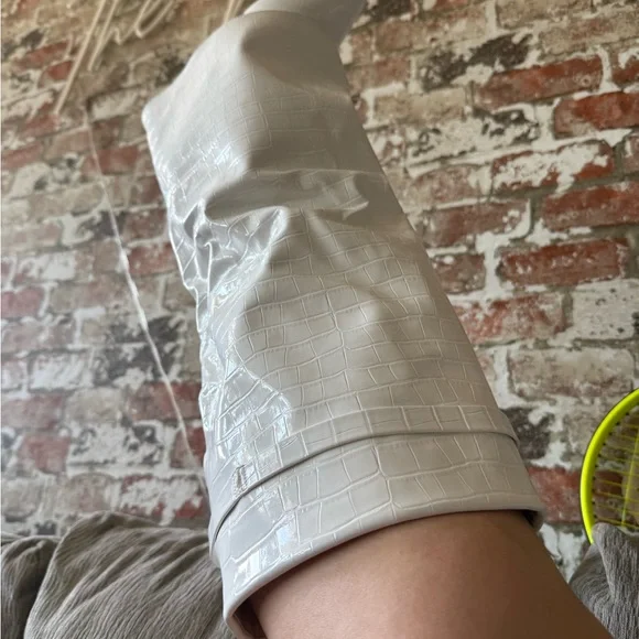 Fashion Nova Cream Heeled Boots - Picture 4 of 4